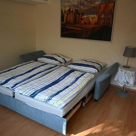 2 Zi-Appartment Mit Gartennutzung บรืล ภายนอก รูปภาพ